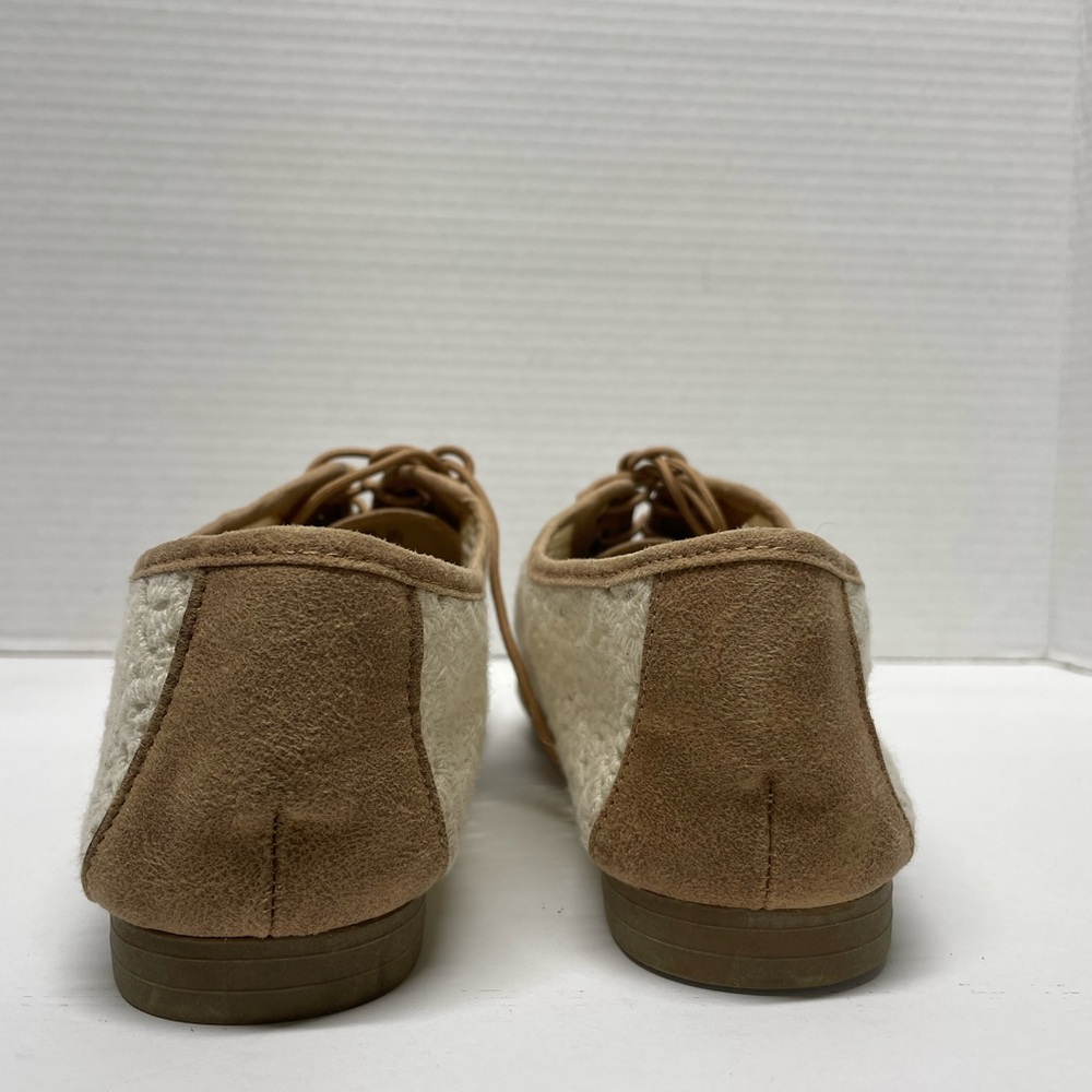LOWER EAST SIDE Tan Lace-Panel Oxford Flats - Picture 5 of 6